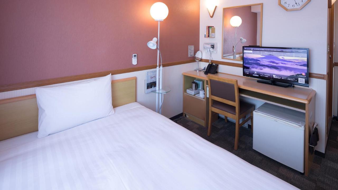 Toyoko Inn Matsuyama Ichibancho Экстерьер фото